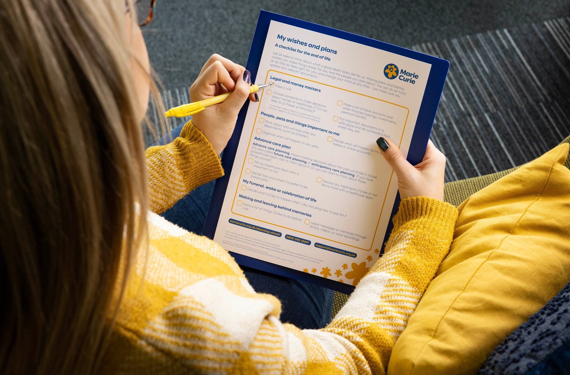 Marie Curie's 2Ts Advance and Future Care planning service funded by the Tywi Taf Primary Care Cluster of Hywel Dda University Health Board (UHB) involves a Senior Nurse working with GP surgeries and care homes in the Tywi Taf area.